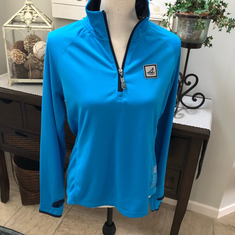 🌞 SPERRY Woman’s Athletic Top🌞